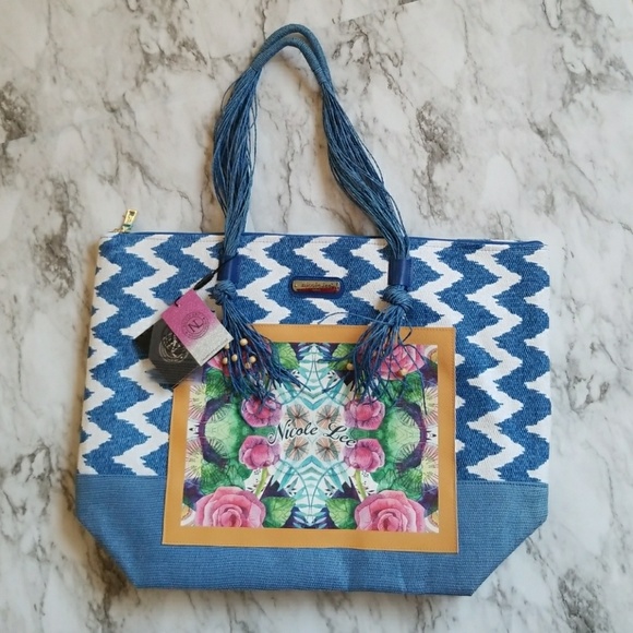Nicole Lee Handbags - NWT Nicole Lee White Chevron Blue Straw Purse